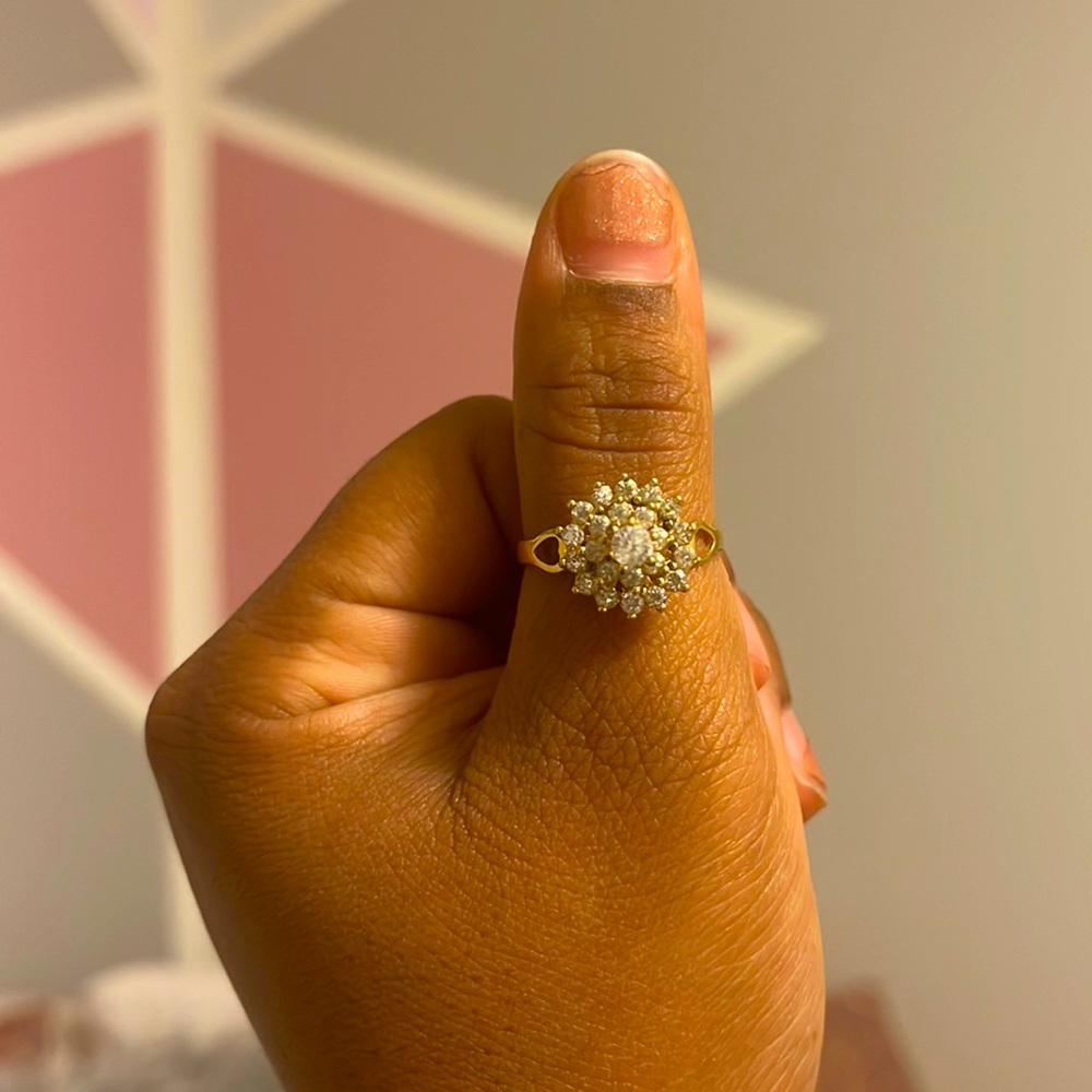 Gold Plated Flower Fidget Ring ‼️BUNDLE AND SAVE‼️